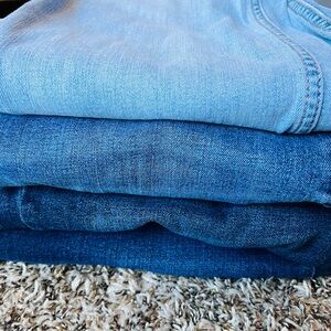 BUNDLE OF 3 PAIR OF MEN HOLLISTER JEANS 32x34